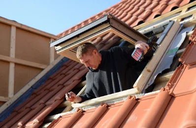 Pose de fenêtres de toit Velux à Varouville